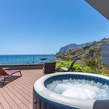 Over The Cliff - Jacuzzi Sea View By Lovelystay