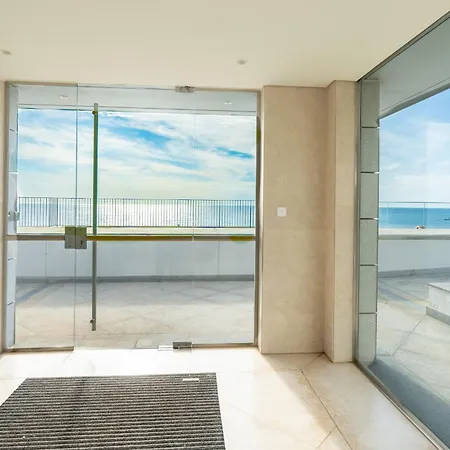 Apartment Over The Cliff - Jacuzzi Sea View By Lovelystay