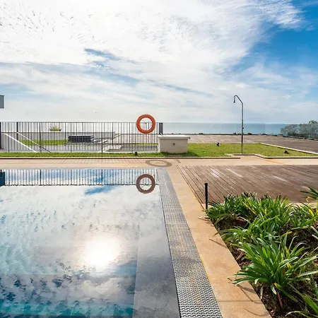 Over The Cliff - Jacuzzi Sea View By Lovelystay Apartment