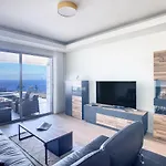 Apartment Over The Cliff By Lovelystay