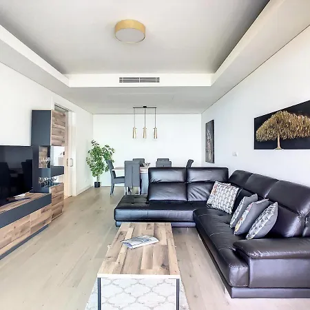 Over The Cliff By Lovelystay Apartman *