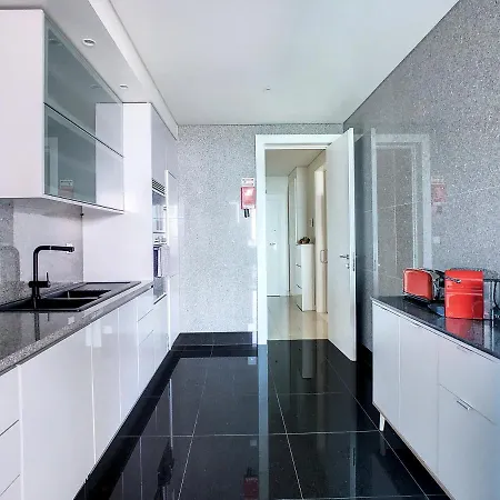 Apartman Over The Cliff By Lovelystay